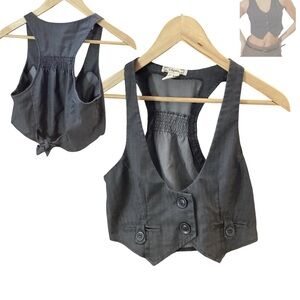 6 Degrees Women’s Charcoal Gray Button-Front Cropped Vest